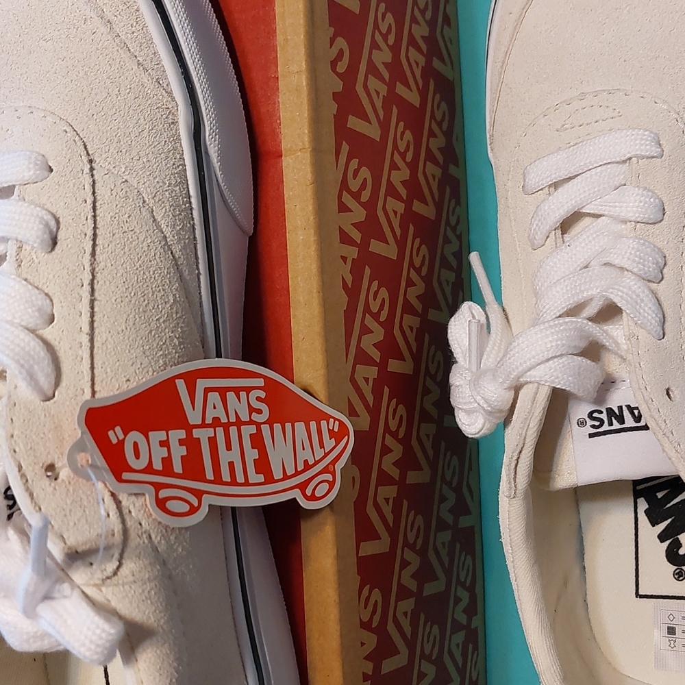 VANS SPORT VULC WOMENS SIZE 6 MARSHMALLOW COLOR SUEDE UPPER  MATERIAL